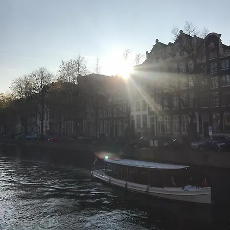 Miauw Suites, Canal View City Centre 2* Amsterdam